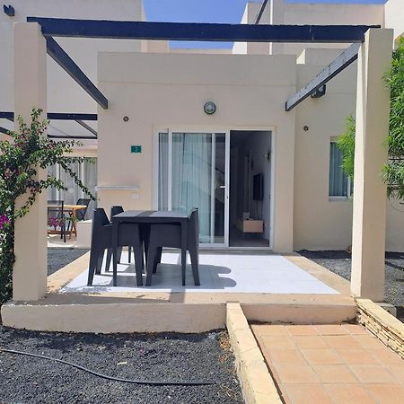 Homeforguest Apartamento Con Terraza Y Piscina En Коральео Экстерьер фото