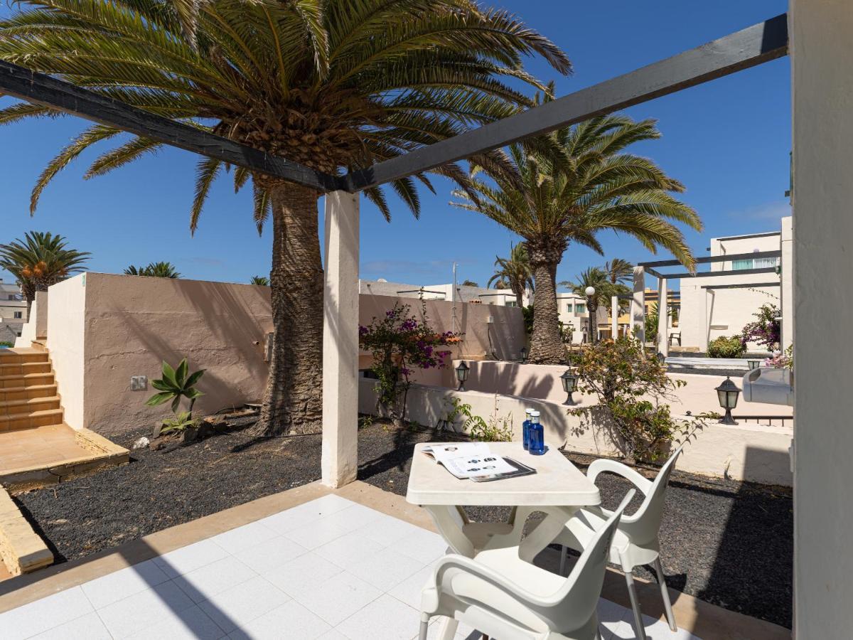 Homeforguest Apartamento Con Terraza Y Piscina En Коральео Экстерьер фото
