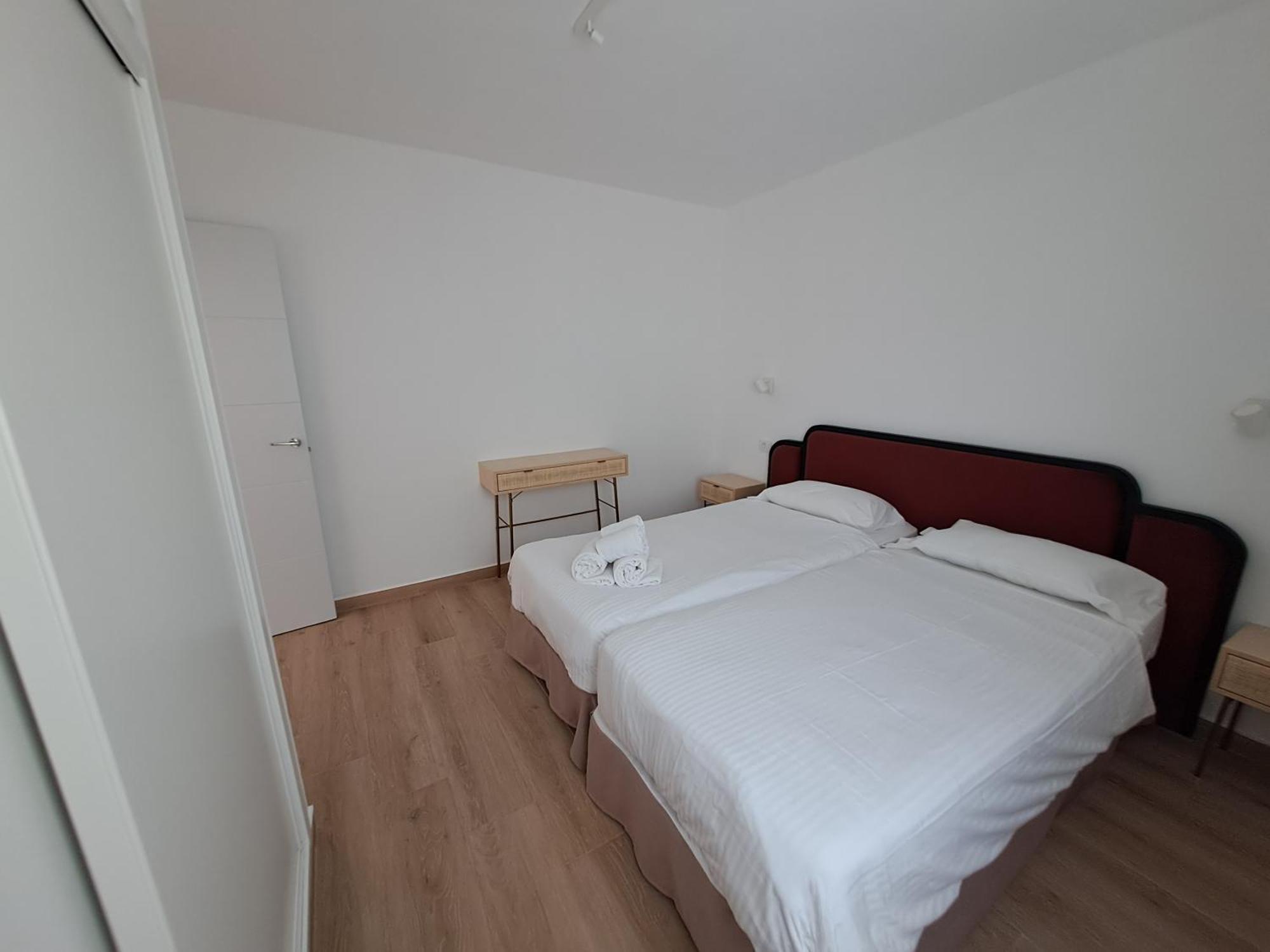 Homeforguest Apartamento Con Terraza Y Piscina En Коральео Экстерьер фото